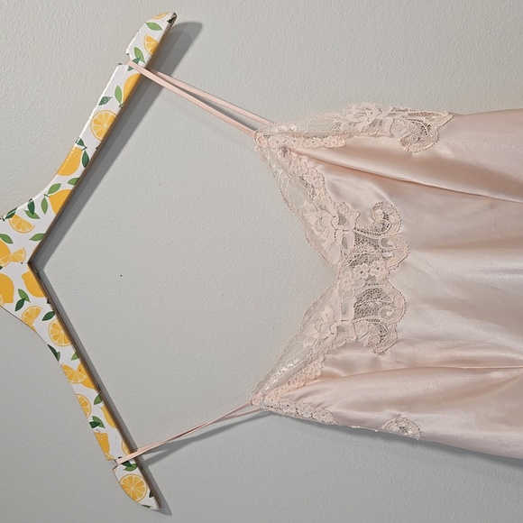 Victoria's Secret Vintage floor length satin lace cross back gown sz sma… - Picture 7 of 9